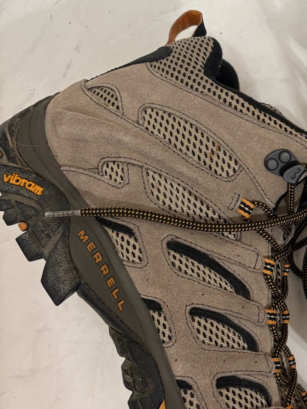 Merrell Men’s 14 Moab Ventilator Walnut Mid Hiking Boots Outdoor Western Travel